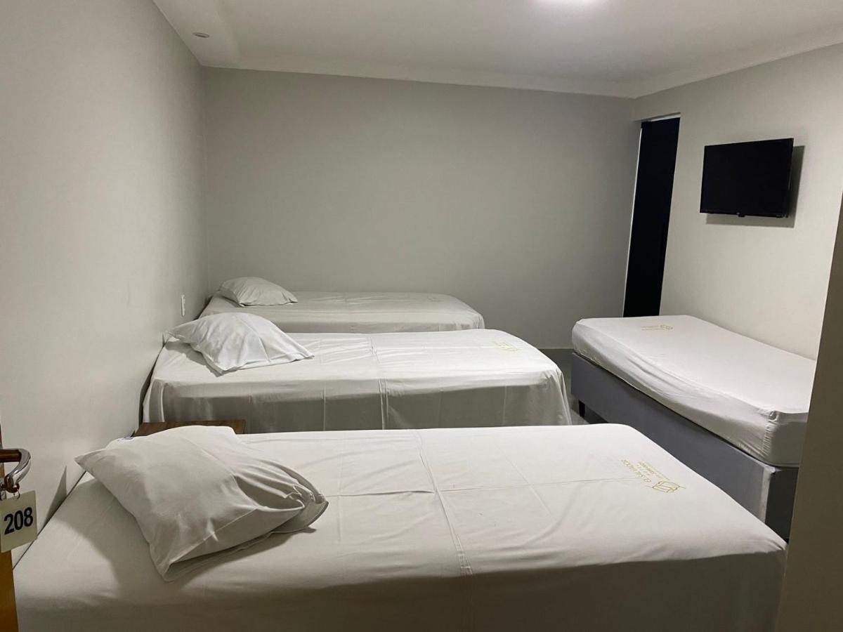 Nasser Hotel Aeroporto Núcleo Bandeirante エクステリア 写真
