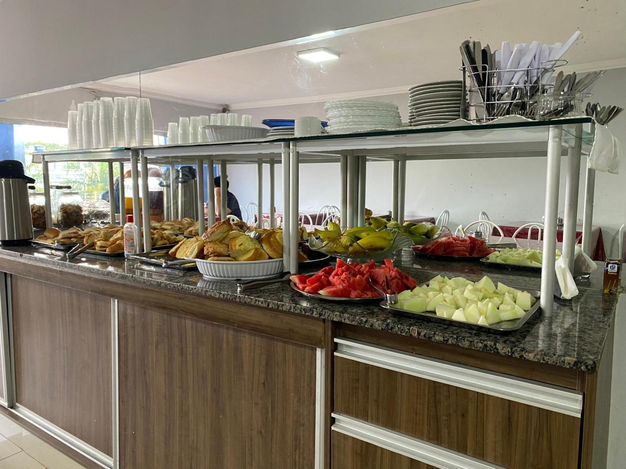 Nasser Hotel Aeroporto Núcleo Bandeirante エクステリア 写真