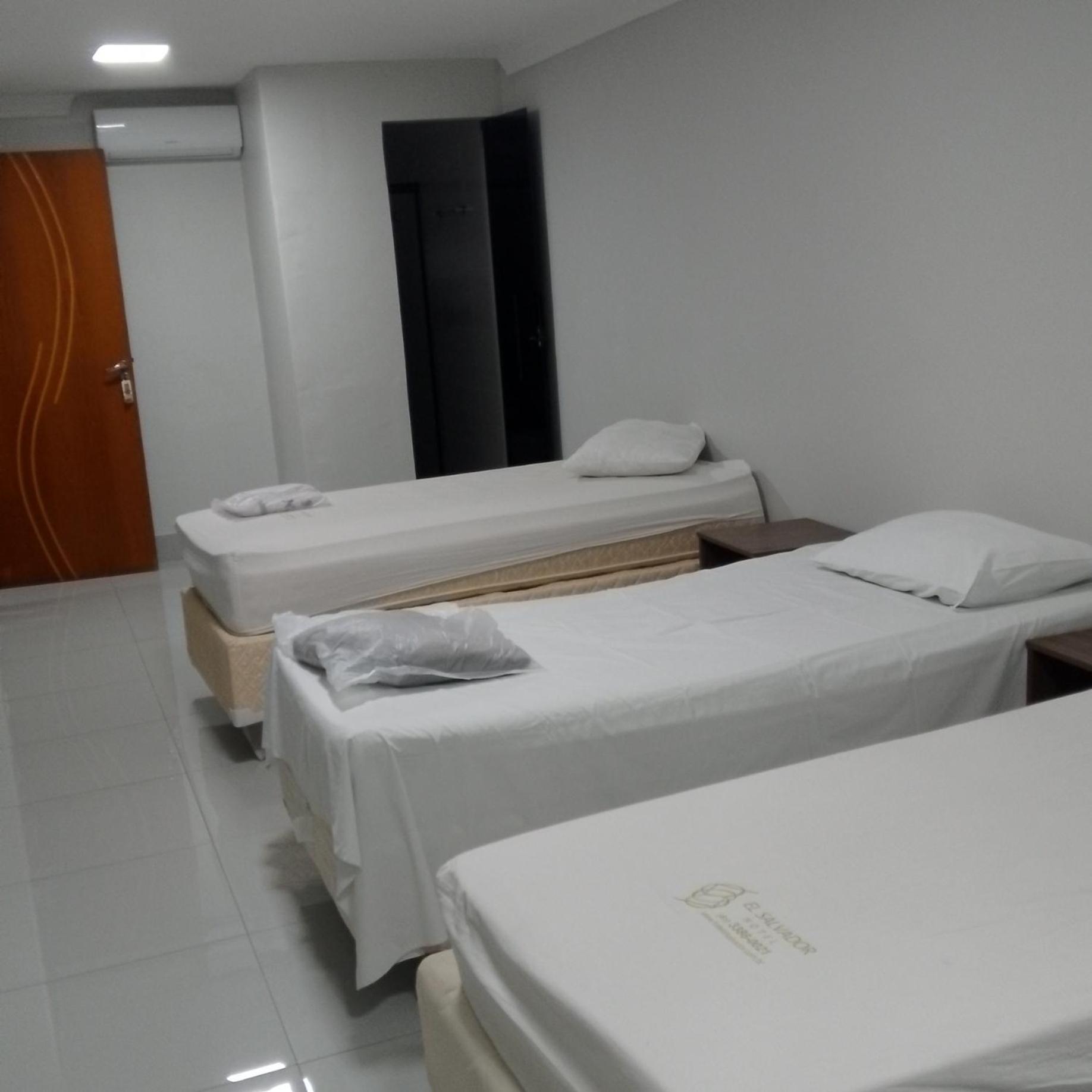 Nasser Hotel Aeroporto Núcleo Bandeirante エクステリア 写真